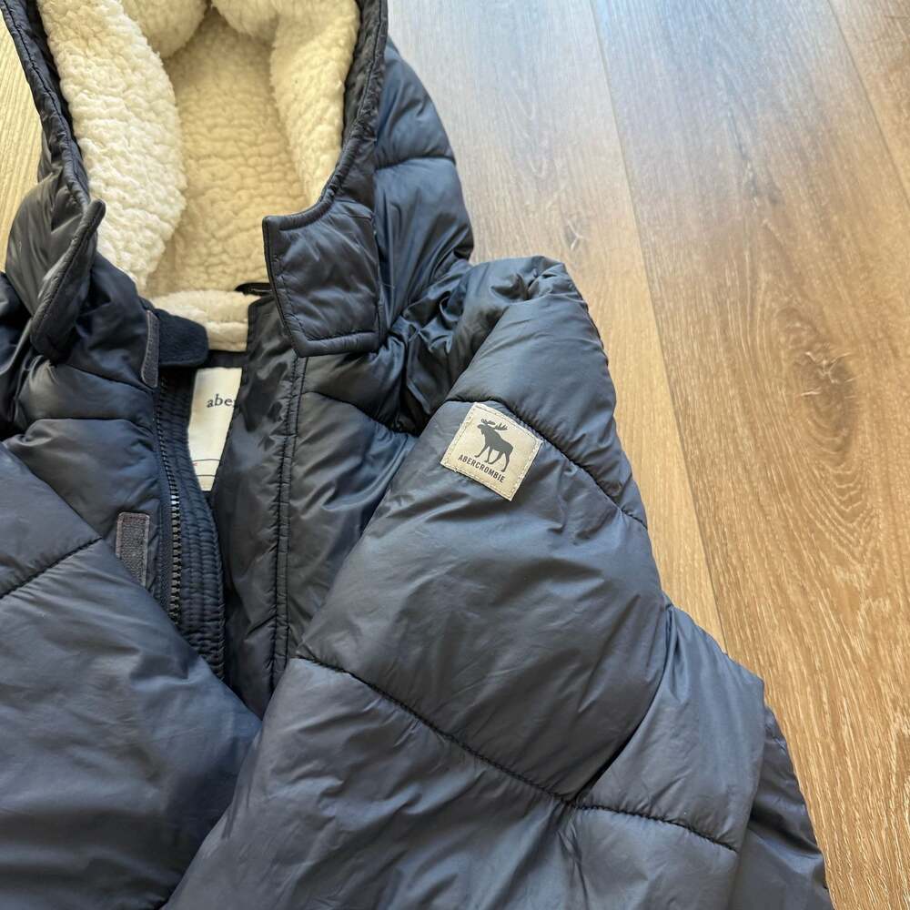 Abercrombie Kids Hooded Sherpa Lined Puffer Jacket Navy Blue Size 13/14 - Picture 4 of 5